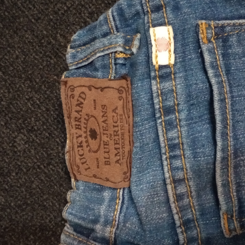 Shorts - Picture 5 of 5